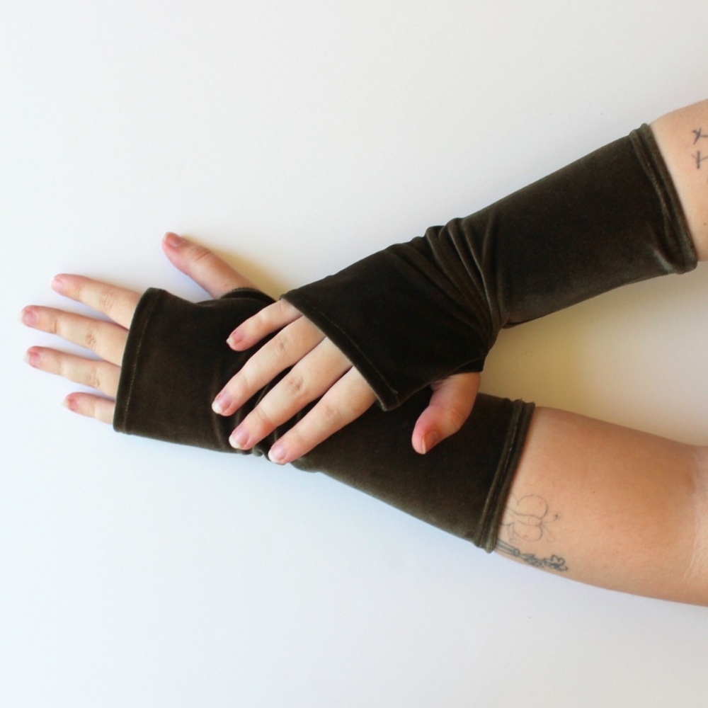 Luxurious Velvet Fingerless Gloves in olive green